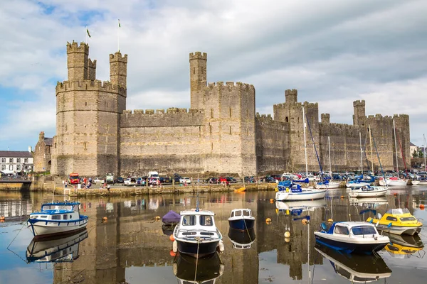 Caernarfon κάστρο στην Ουαλία — Φωτογραφία Αρχείου