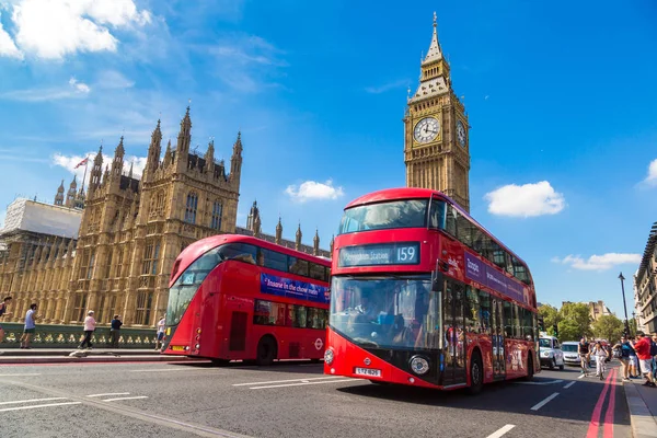Big Ben, Westminster Bridge y autobús — Foto de Stock