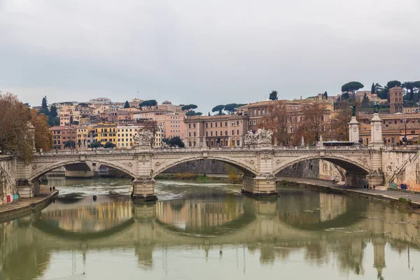 Blick auf Rom und Tiber — Stockfoto