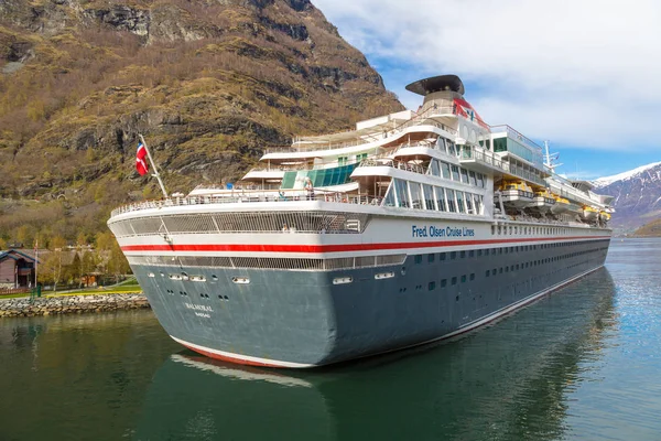 Cruise ship in Norway — Stock Photo, Image