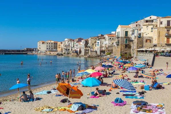 Cefalu Sicilya Sandy beach