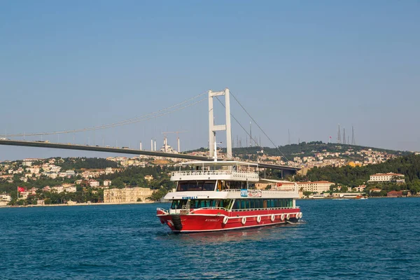 İstanbul 'da yolcu gemisi