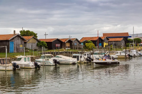 Village d'huîtres dans la baie d'Arcachon — Photo