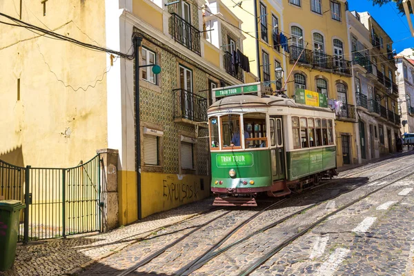 Lizbon Vintage tramvay — Stok fotoğraf