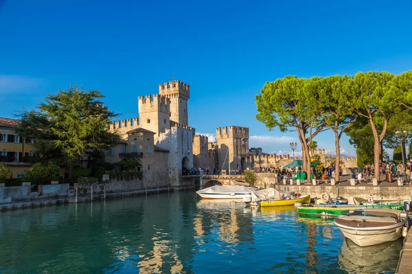 Castillo Scaliger en Sirmione — Foto de Stock