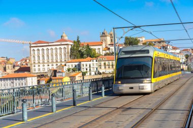 Porto modern metro tren