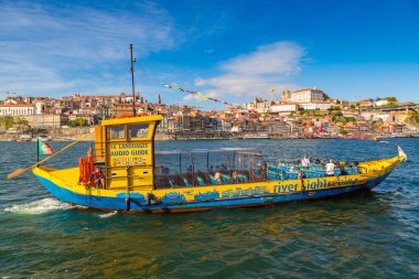 Turist tekne ve Porto Douro Nehri
