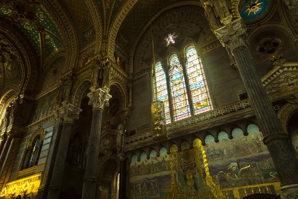 Notre Dame de Fourviere in Lyon — Stockfoto