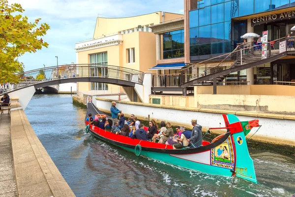 Barca tradizionale in Aveiro, Portogallo — Foto Stock