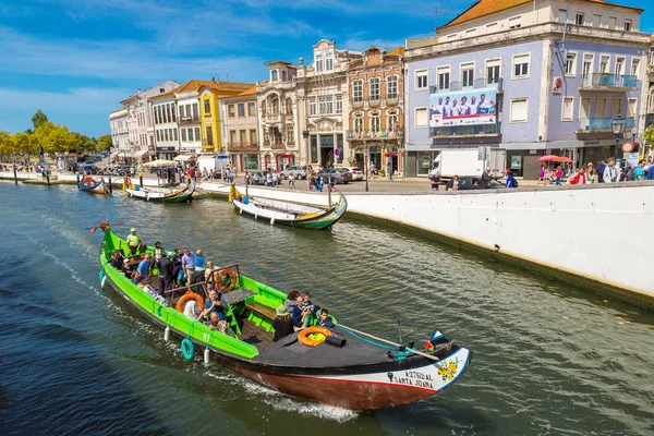 Barcos tradicionais em Santarém, Portugal — Fotografia de Stock