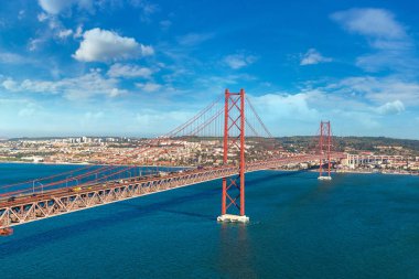 Lizbon 'da 25 Nisan Köprüsü