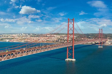 Lizbon 'da 25 Nisan Köprüsü