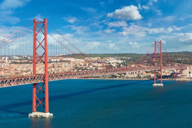 Lizbon 'da 25 Nisan Köprüsü