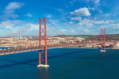 Lizbon 'da 25 Nisan Köprüsü