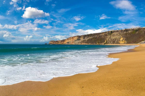 在葡萄牙的 Nazare 海岸 — 图库照片