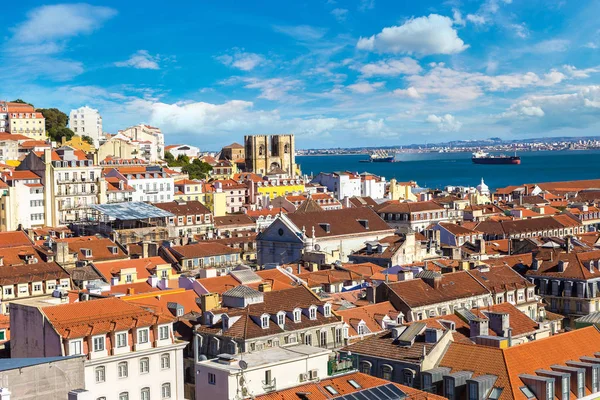 Panoramisch uitzicht over Lissabon — Stockfoto