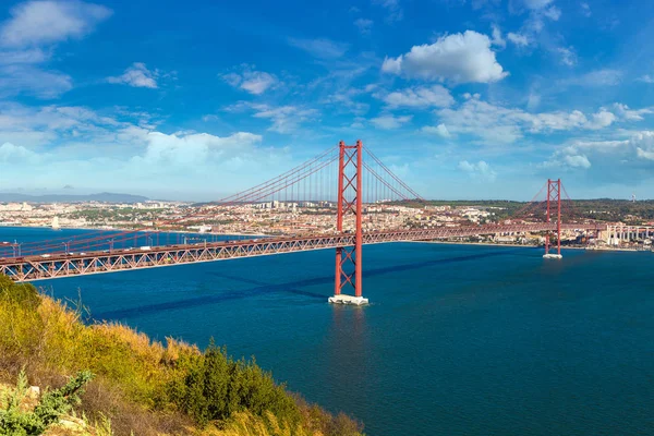 Lizbon 'da 25 Nisan Köprüsü