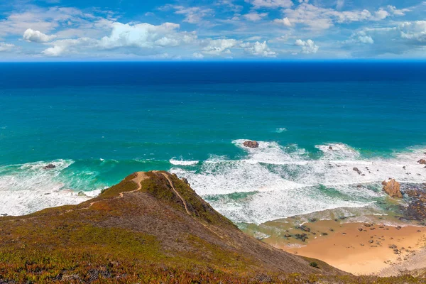 Portekiz 'de Atlantik Okyanusu kıyısı