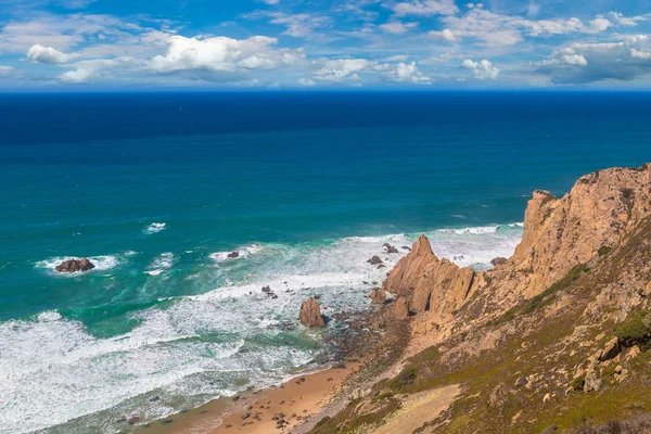 Portekiz 'de Atlantik Okyanusu kıyısı
