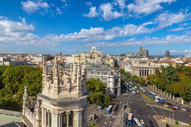 Madrid'da Plaza de Cibeles Çeşmede Cibeles