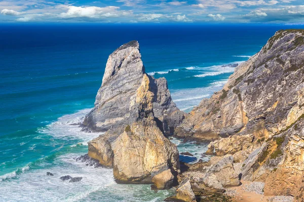 Portekiz 'de Atlantik Okyanusu kıyısı