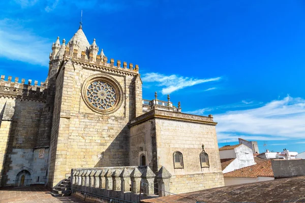 ポルトガルでエヴォラ大聖堂 — ストック写真
