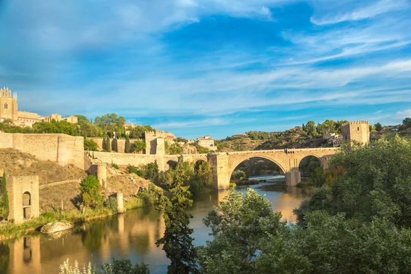 Ponte San Martin em Toledo — Fotografia de Stock