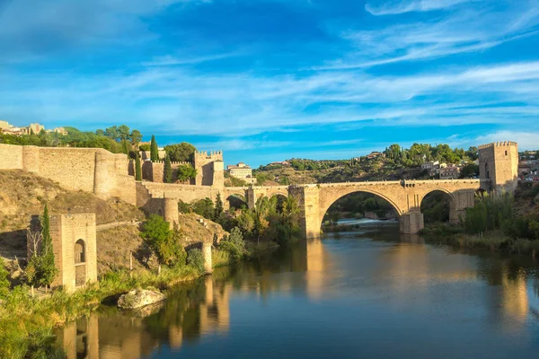 Ponte San Martin em Toledo — Fotografia de Stock