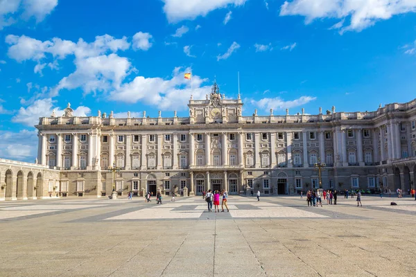 A madridi királyi palota — Stock Fotó