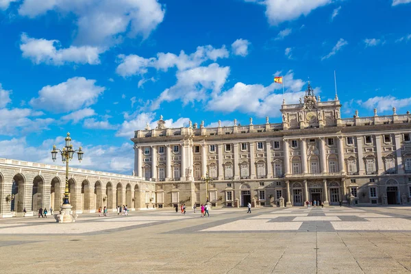 Koninklijk Paleis in madrid — Stockfoto