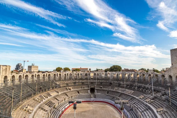 Römisches Amphitheater in Arles — Stockfoto
