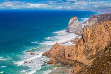 Portekiz 'de Atlantik Okyanusu kıyısı