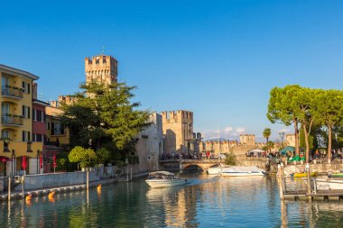 Sirmione 'deki Scaliger Kalesi