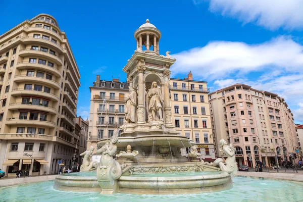 Fuente en la plaza de Jacobino en Lyon — Foto de Stock