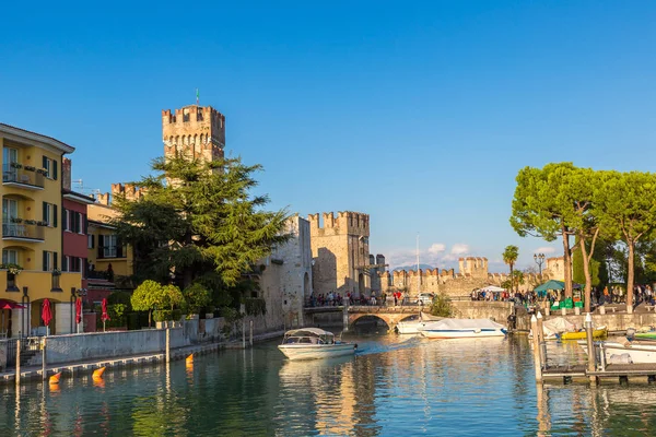 Castillo Scaliger en Sirmione — Foto de Stock