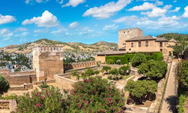 Nasrid ve Alhambra Charles Sarayı V