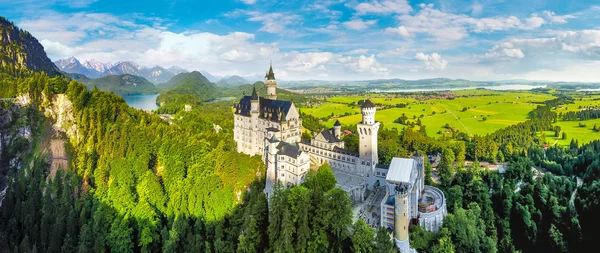 Zamek Neuschwanstein w Niemczech — Zdjęcie stockowe