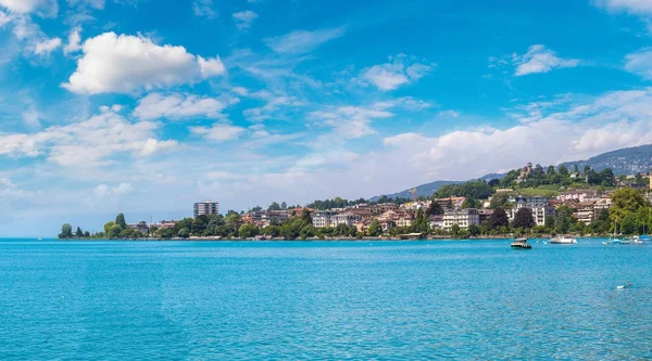 Монтрё и Женевское озеро — стоковое фото