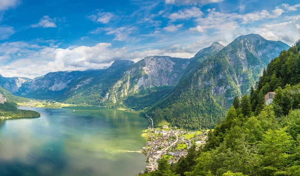 Hallstatt pueblo de montaña — Foto de Stock