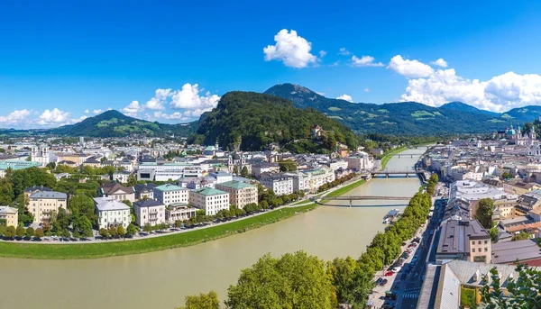 Utsikt över Salzburgs katedral — Stockfoto