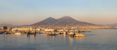 Napoli ve Vezüv Yanardağı