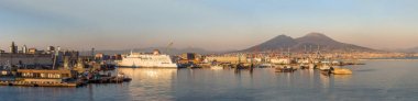 Napoli ve Vezüv Yanardağı