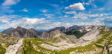 Yüksek dağ Alpleri'nde