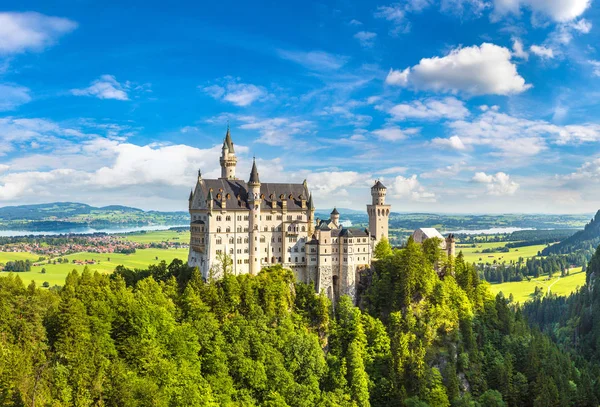 Zamek Neuschwanstein w Niemczech — Zdjęcie stockowe