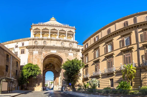 La puerta de Porto Nuovo en Palermo — Foto de Stock