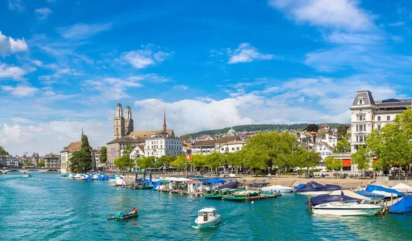 Fraumunster és Grossmünster templom — Stock Fotó