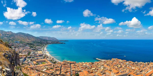 Cefalu і собор в Сицилії — стокове фото