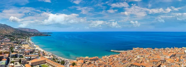 Cefalù e cattedrale in Sicilia — Foto Stock