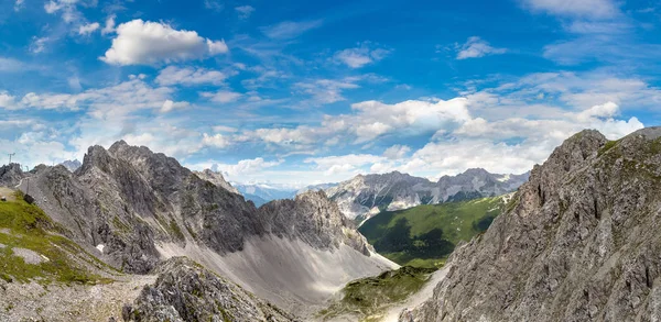 Yüksek dağ Alpleri'nde