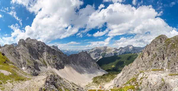 Haute montagne dans les Alpes — Photo